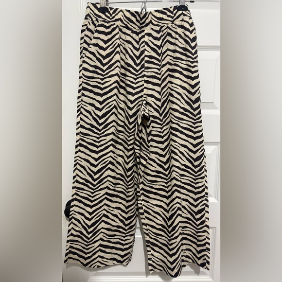 Tahari Pants - NWT Tahari Linen Zebra Print Wide-Leg Pants